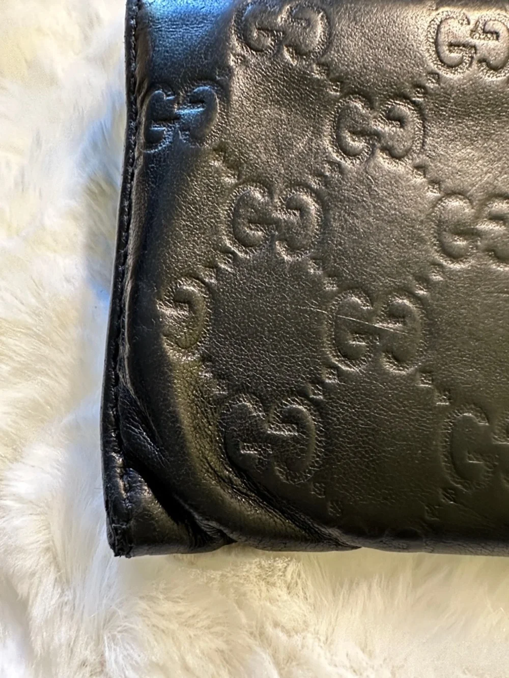 Gucci Black Embossed Leather Zip-Around Wallet - Picture 4 of 7